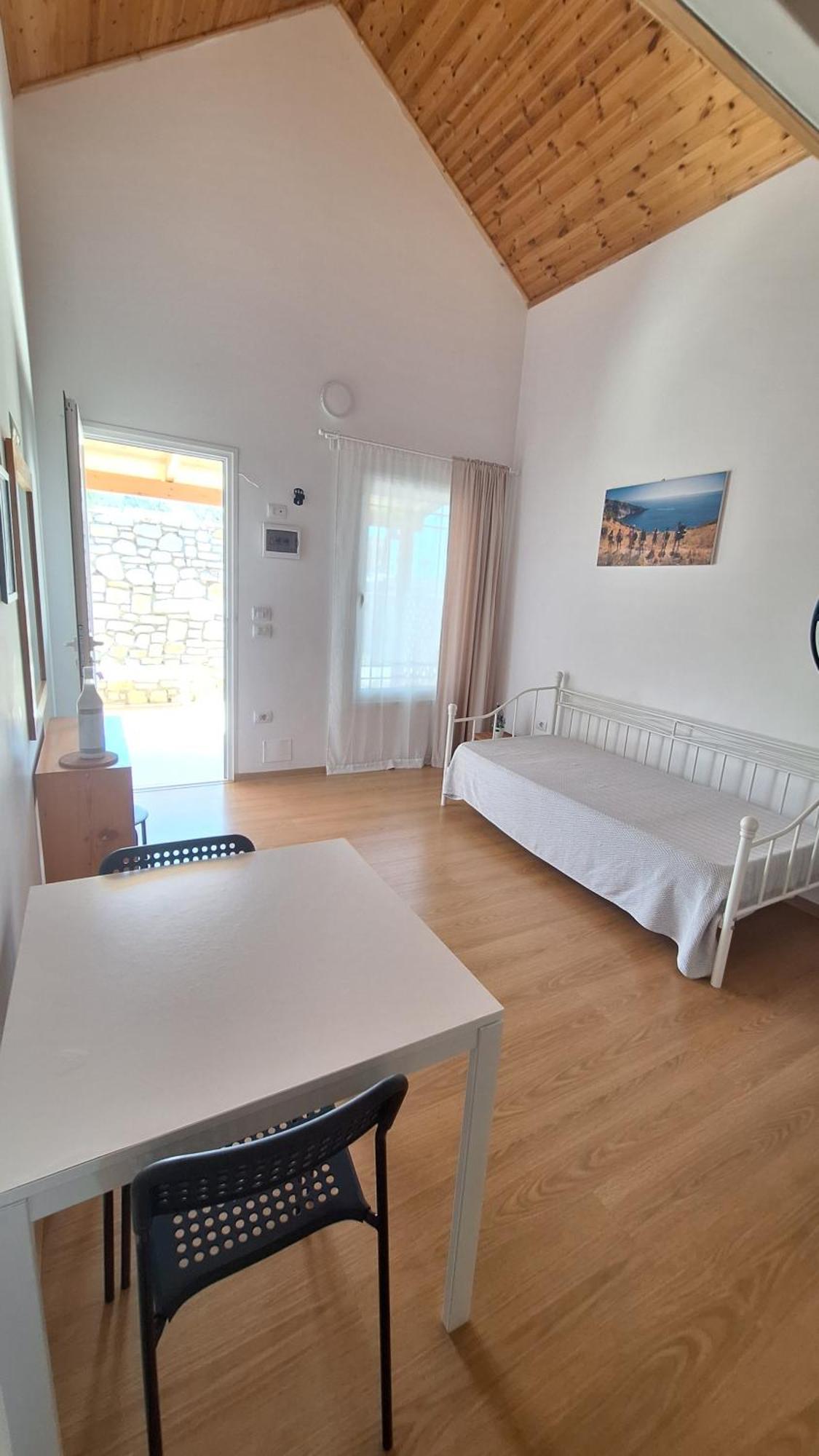Tonea'S Houses Himare Kamer foto