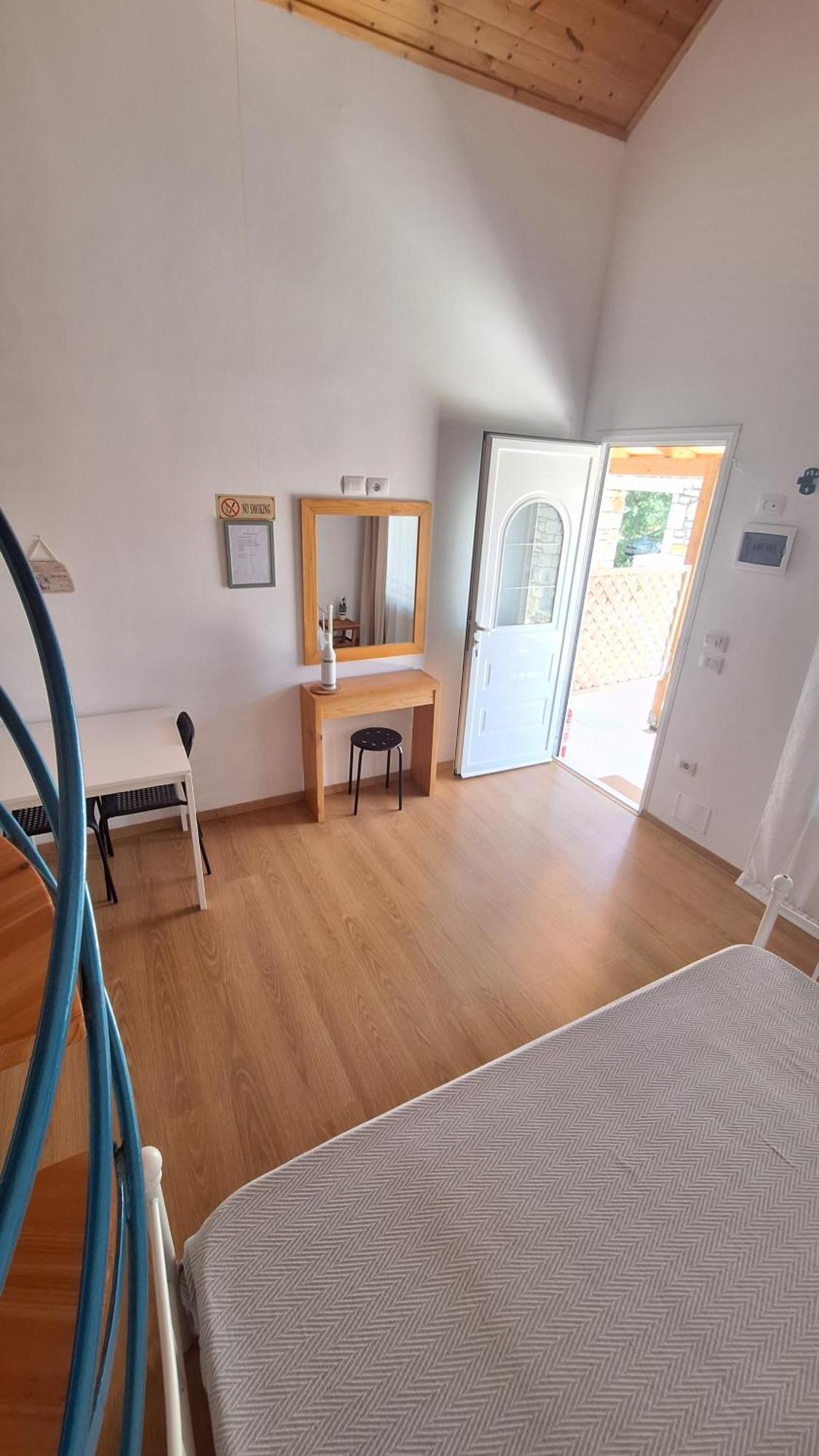 Tonea'S Houses Himare Kamer foto