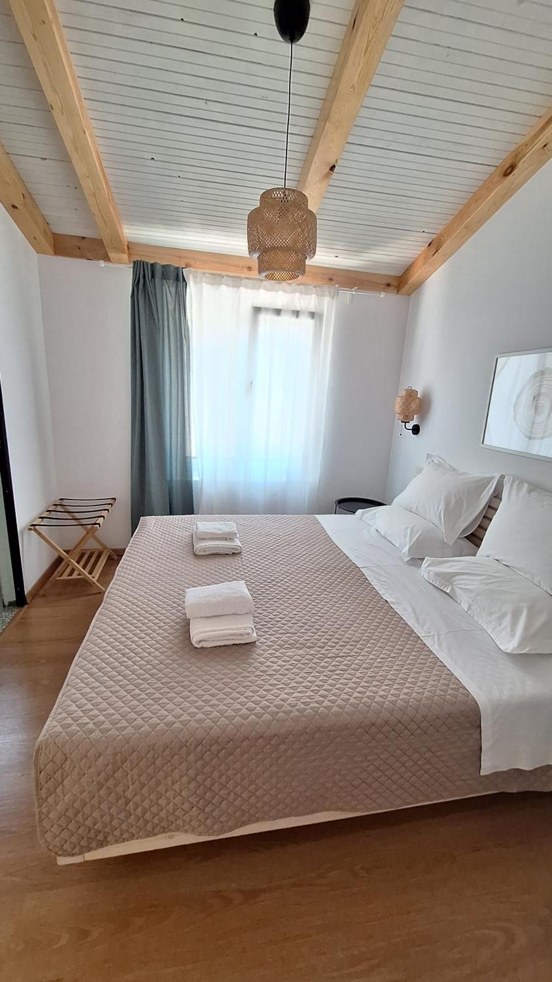 Tonea'S Houses Himare Kamer foto